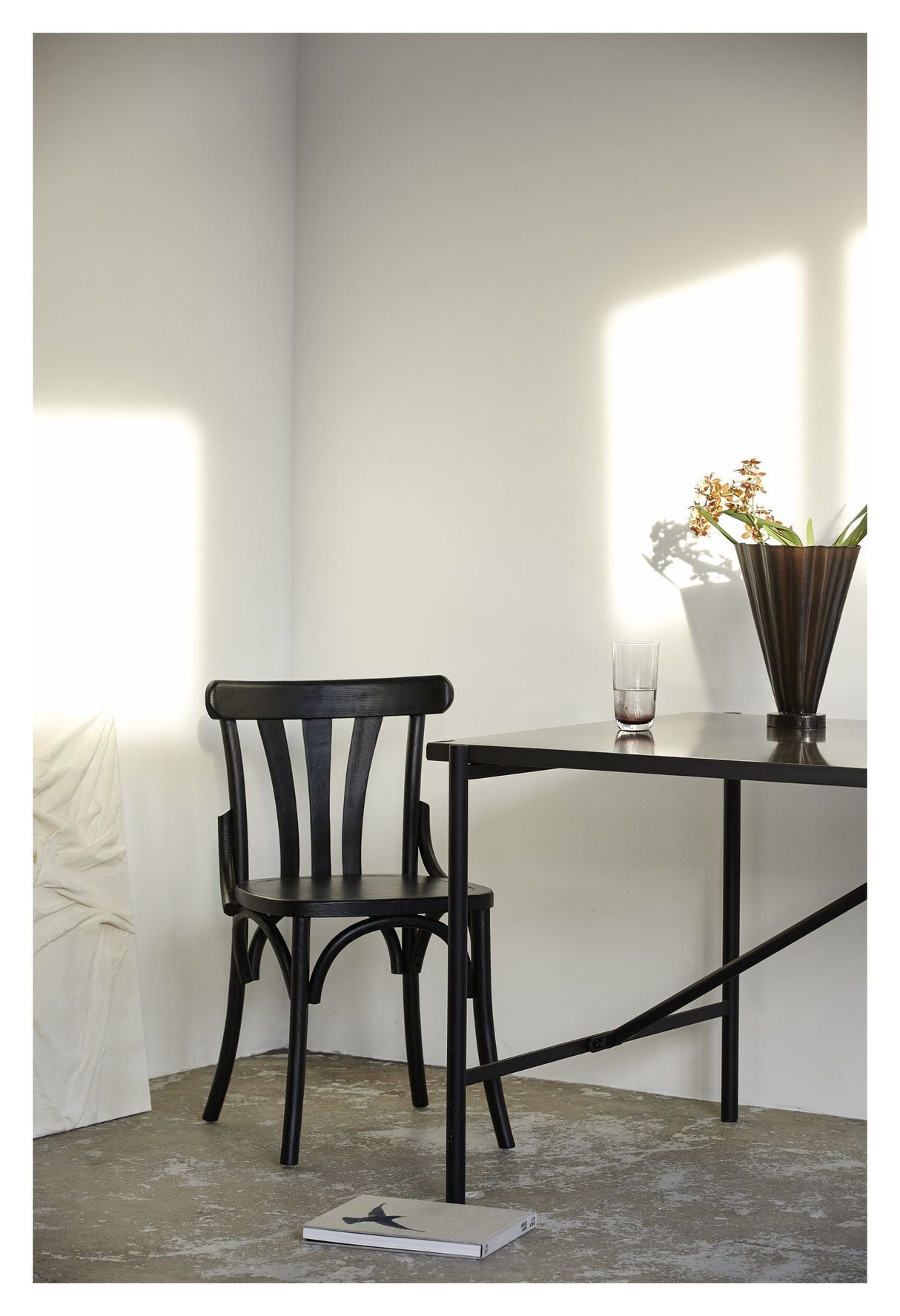 Nordal ELMO Spisebordsstol, Sort Elm - Unoliving.com