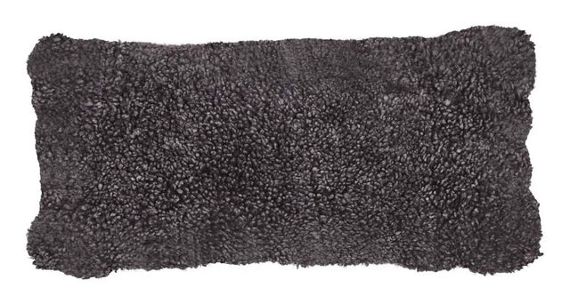 Pude af NZ krøllet lammeskind - Graphite, 30x60