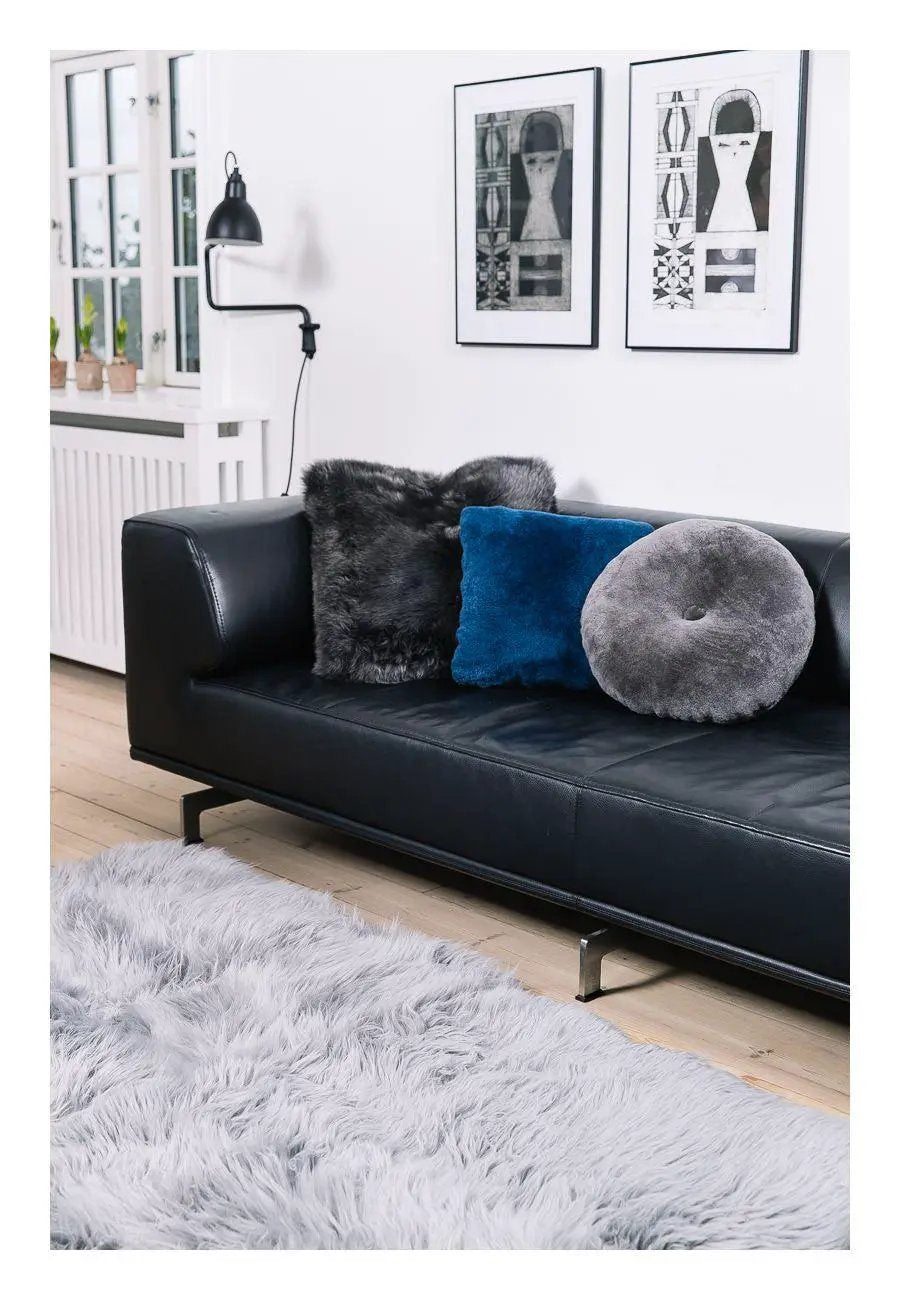 Pude af Premium NZ lammeskind - Navy Blue, 40x40