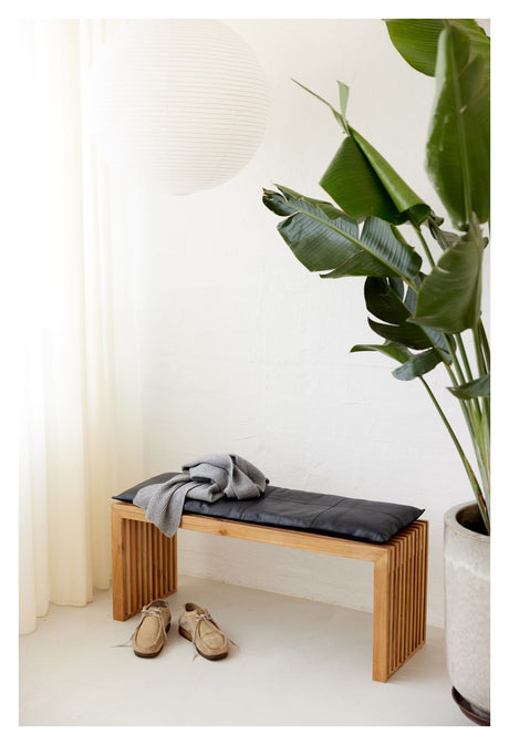Rib Bænk Teak med Sort læderhynde, B:104 - Unoliving.com