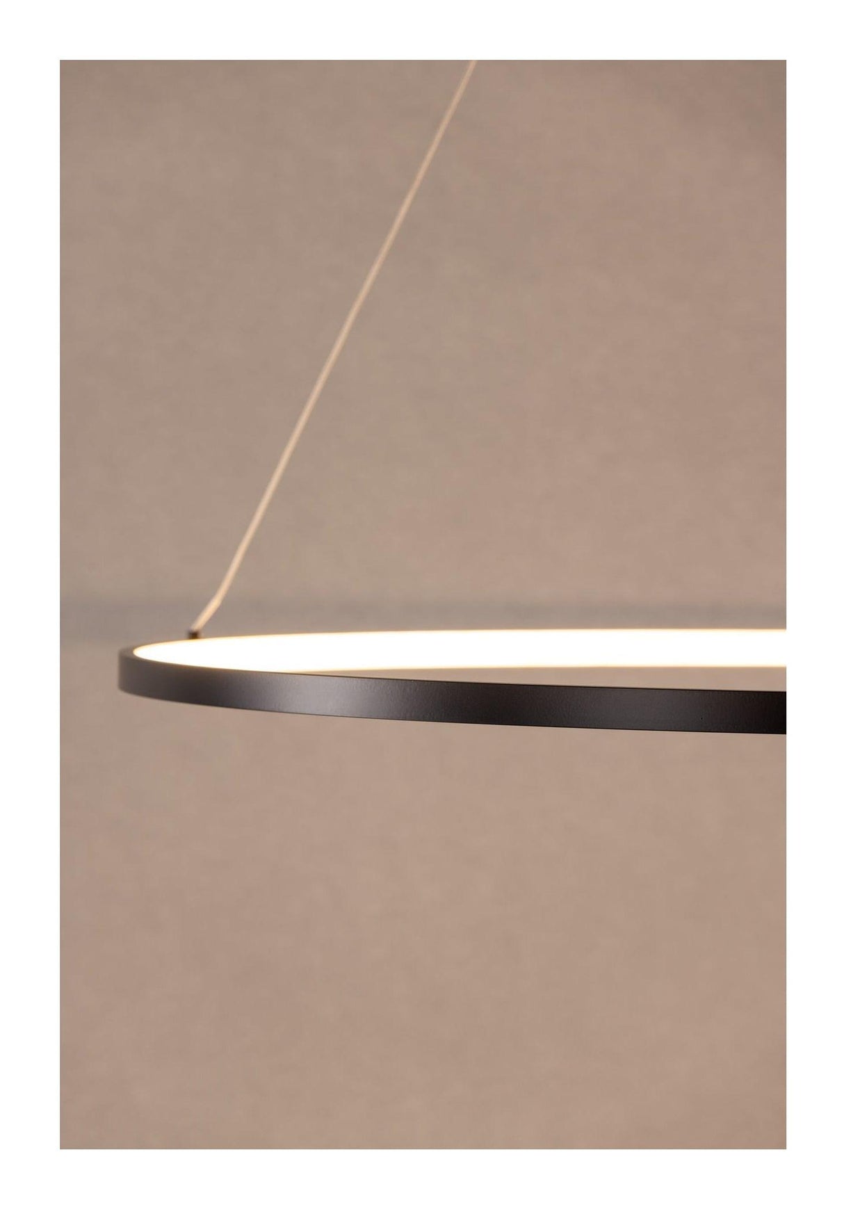 Rödäng x Josefin Lustig Pendel, Aluminum, Sort - Unoliving.com