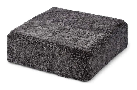 Square Puf af NZ kort krøllet lammeskind, Cappuccino