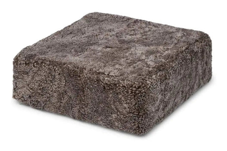 Square Puf af NZ kort krøllet lammeskind, Taupe
