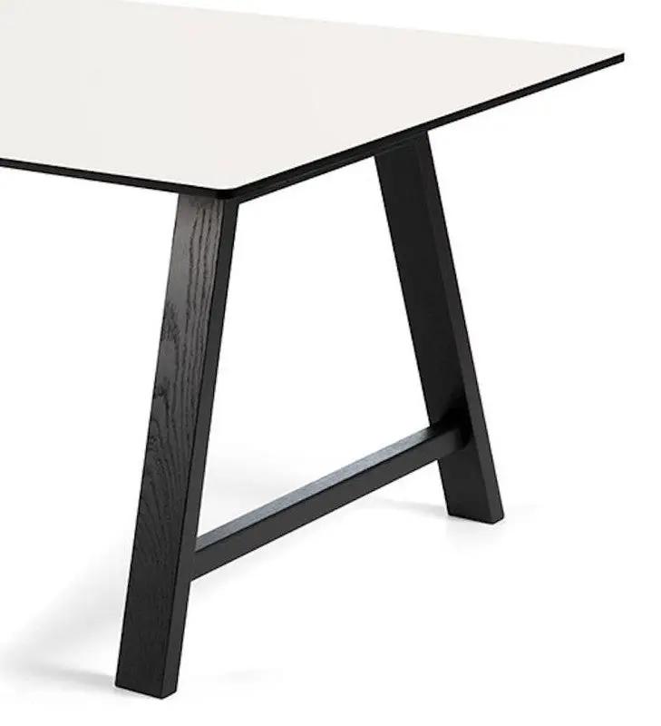 T1 Spisebord m. udtræk i sort lakeret eg, 160cm